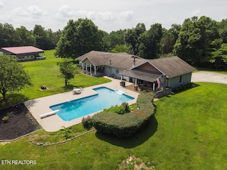 933 Airport Rd, Livingston, TN 38570
