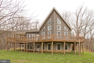 589 Northern Spy Dr, Linden, VA 22642