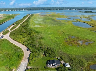 853 W Beach Rd, Charlestown, RI 02813