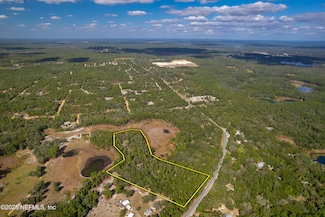 126 Keuka Cemetary Rd, Interlachen, FL 32148