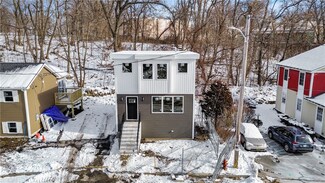 49 Case Ln, Providence, RI 02909