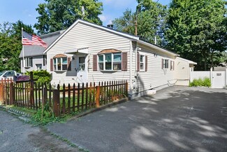 15 Deerfield St, Billerica, MA 01821