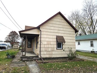 915 James St, Shelbyville, IN 46176