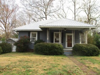 2702 Clyde Ave, Newberry, SC 29108