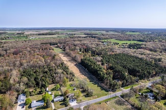 5750 Dowling St, Montague, MI 49437