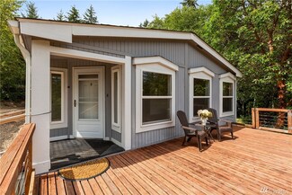 6223 E Grapeview Loop Rd, Allyn, WA 98524