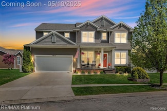 1813 Garfield St, Howell, MI 48855