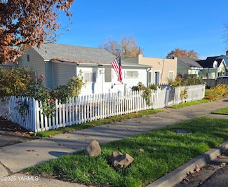 1505 Fairbanks Ave, Yakima, WA 98902