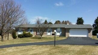 2637 Hedgerow Ct, Fogelsville, PA 18051