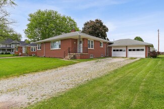 306 E Main St, Royal, IL 61871
