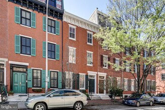 2206 Pine St, Philadelphia, PA 19103