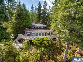 900 Rhododendron Ln, Brinnon, WA 98320