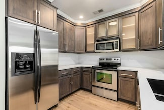960 Perry St Unit 301, Columbus, OH 43215