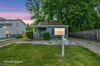 344 Canova Dr, Akron, OH 44319