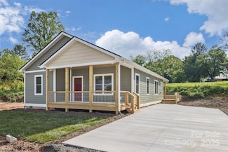 144 Peyton Elaine Rd, Clyde, NC 28721