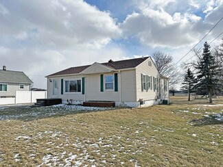 2500 Carleton Rockwood Rd, Carleton, MI 48117