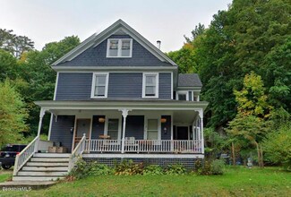 25 Grove St, Great Barrington, MA 01230