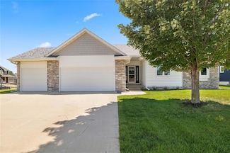 1217 NW Morningside Ct, Grimes, IA 50111