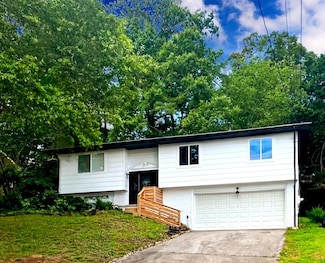 1157 Boy Scout Rd, Hixson, TN 37343