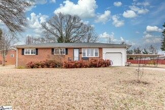 23 Woodridge Dr, Greenville, SC 29611