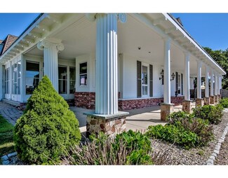 25 Baker Rd, Nahant, MA 01908