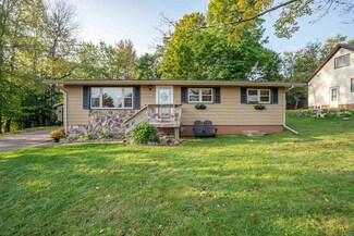 2202 Ensign St, Duluth, MN 55811