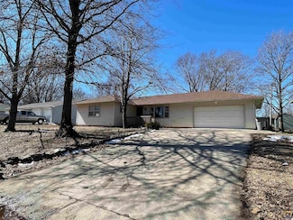 817 Waverly Way, Emporia, KS 66801
