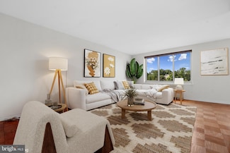 3000 Spout Run Pkwy Unit A609, Arlington, VA 22201