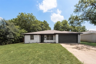 2710 Posey Dr, Irving, TX 75062