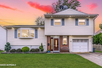 43 Charlotte St, Carteret, NJ 07008