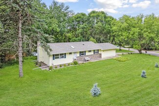 5036 Woodgate Ct, Minnetonka, MN 55345