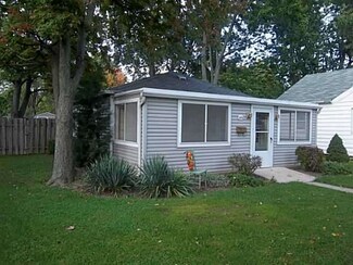 418 W Walnut St, Oak Harbor, OH 43449