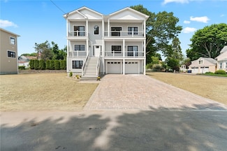 41 Burnett Rd, Warwick, RI 02889