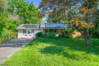 122 Sunnyview Ave W, Hackettstown, NJ 07840