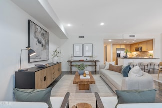 931 E Walnut St Unit 508, Pasadena, CA 91106