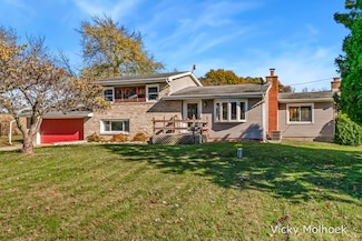 11506 11 Mile Rd, Ceresco, MI 49033