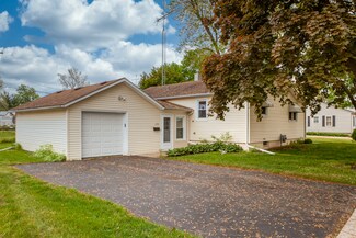 120 S Hadsall St, Genoa, IL 60135