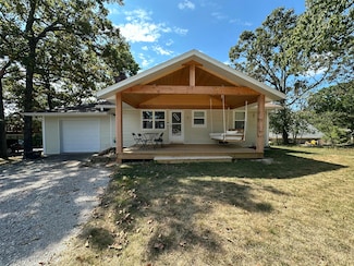 17 Golden Dr, Kimberling City, MO 65686