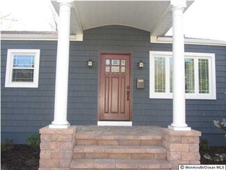 131 Church St, Belford, NJ 07718