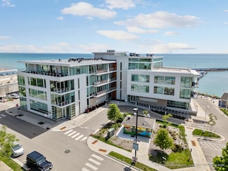 324 N Lake St Unit 204, Port Washington, WI 53074