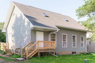 402 North St, Monroe Center, IL 61052