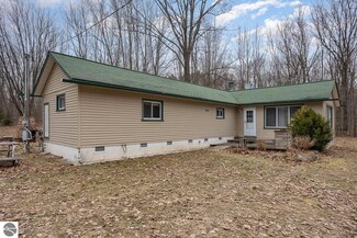 4198 Adams Rd, Lake, MI 48632