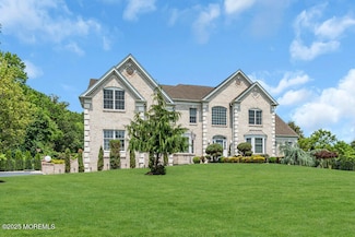 2 Elkridge Way, Manalapan, NJ 07726