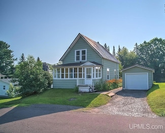 42212 N Hancock St, Chassell, MI 49916