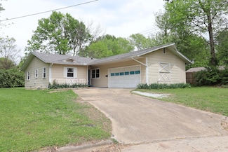 529 E McGee St, Springfield, MO 65807