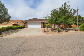 9 Poplar Place, Los Lunas, NM 87031