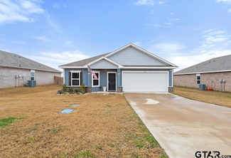 881 Martin St, Chandler, TX 75758