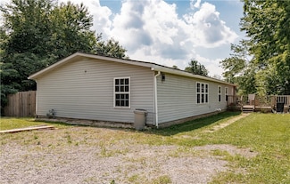 108 Hawk Dr, Evans City, PA 16033