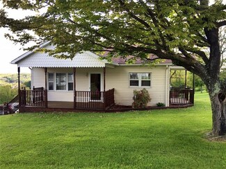 104 Grandview Ave, Chicora, PA 16025