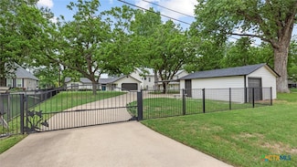 1309 E Zipp Rd, New Braunfels, TX 78130